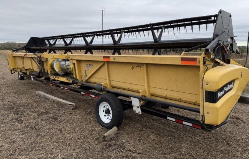 2005 New Holland 74C Header - Image 15