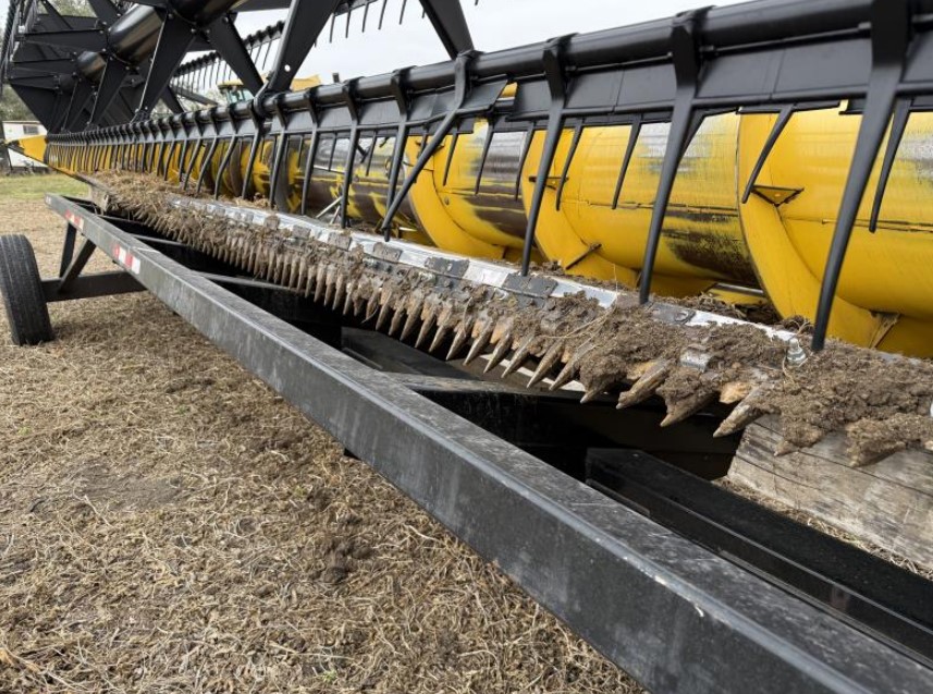 2005 New Holland 74C Header - Image 12