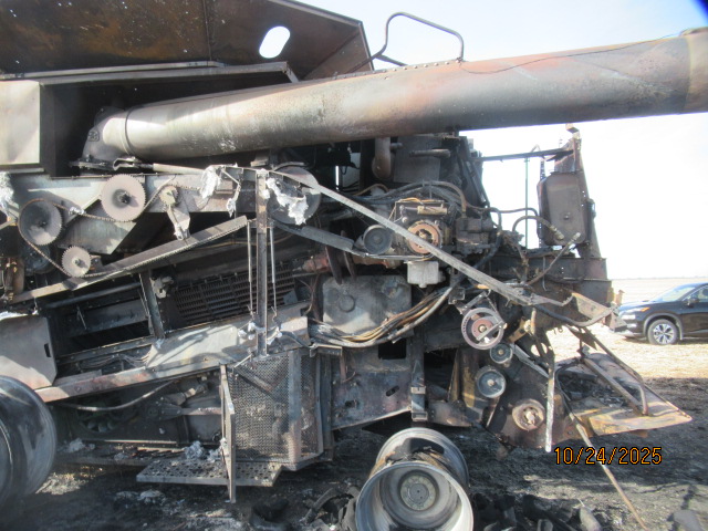 2006 John Deere 9660 Combine - Image 16