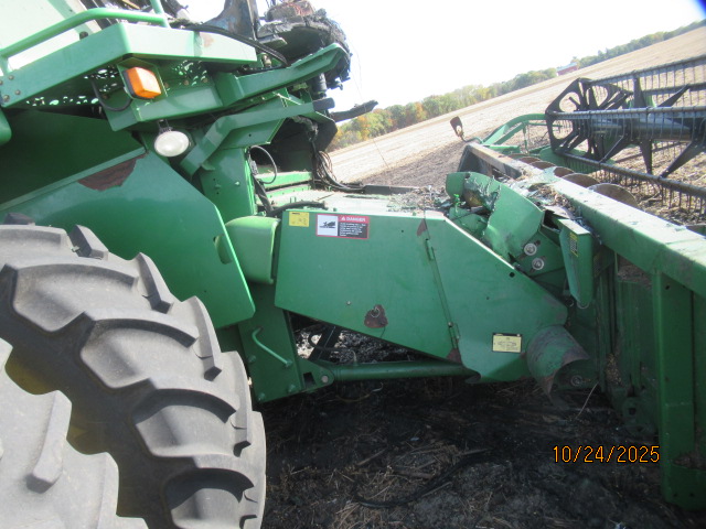 2006 John Deere 9660 Combine - Image 19