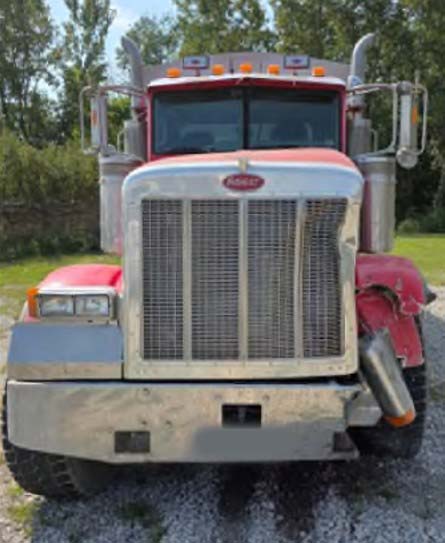 2006 Peterbilt 357 Dump Truck - Image 4