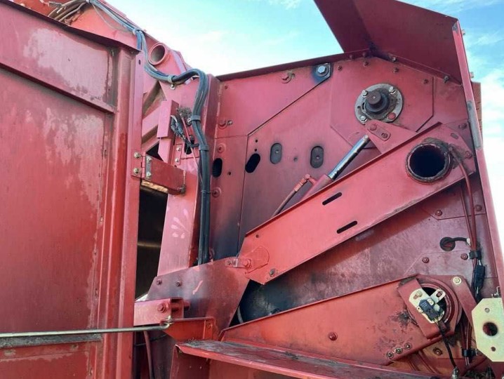 2008 Hesston 856A Baler - Image 10