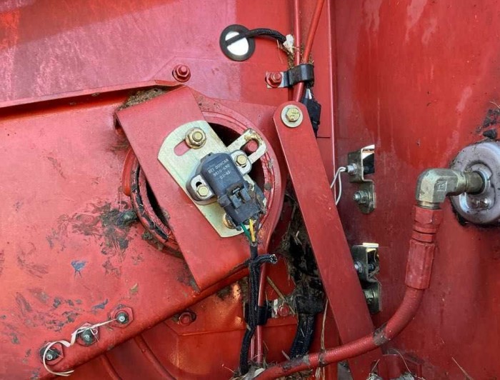 2008 Hesston 856A Baler - Image 13