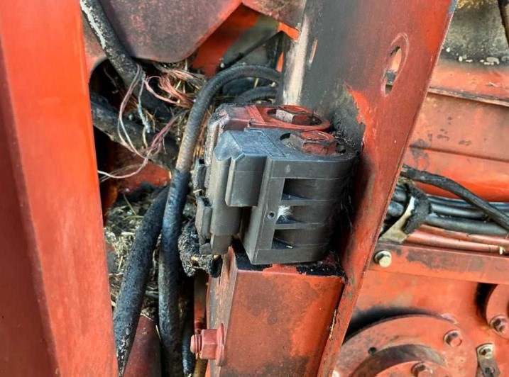 2008 Hesston 856A Baler - Image 15