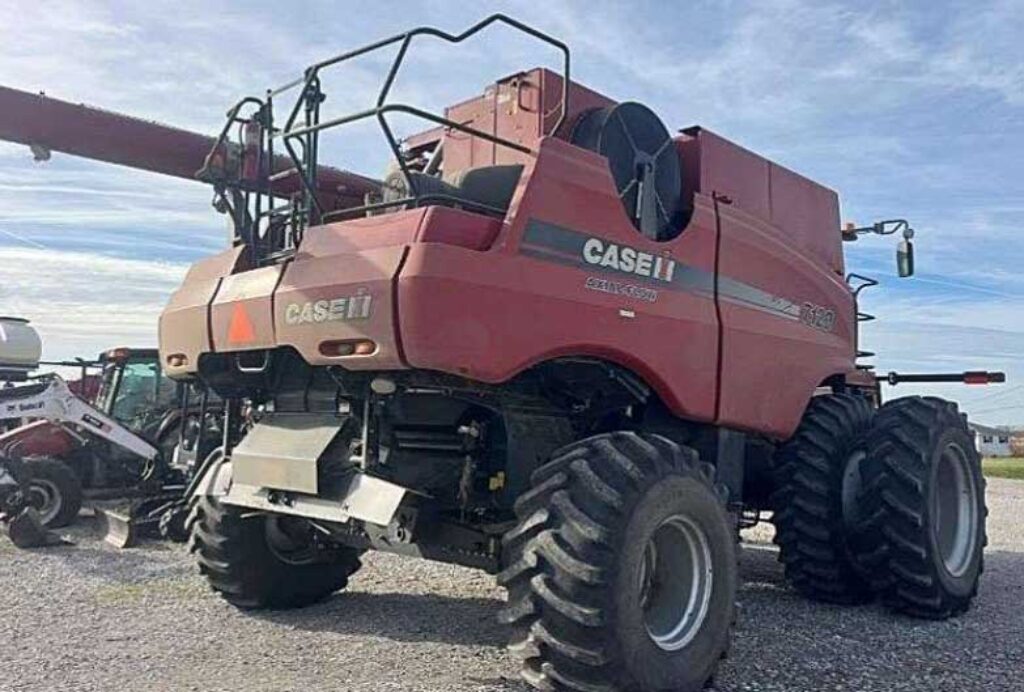 [Auction]: 2009 Case IH 7120 Combine | Engine Hours: est. 3,263 ...