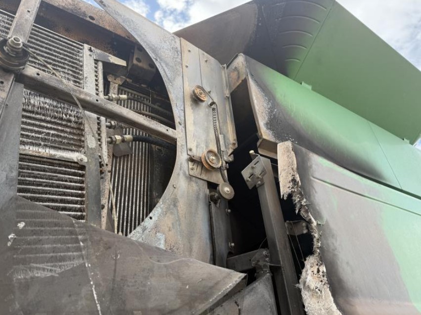 2009 John Deere 9770 STS Combine - Image 15