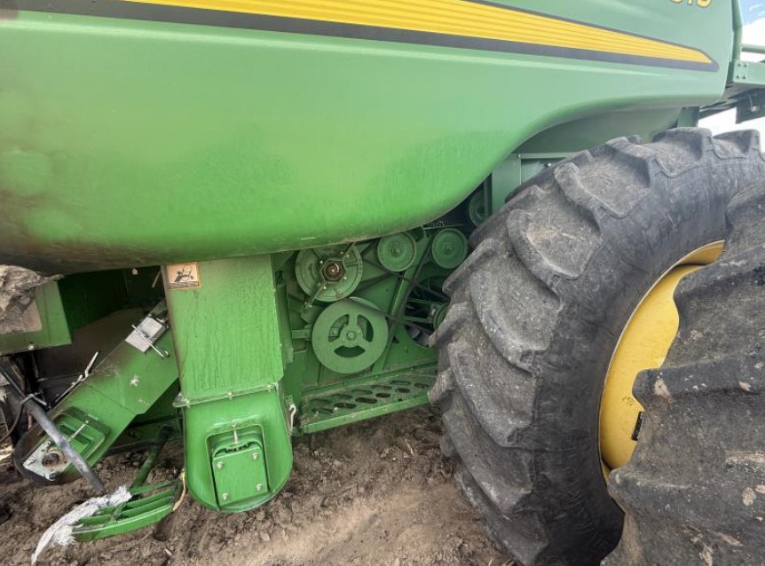 2009 John Deere 9770 STS Combine - Image 16