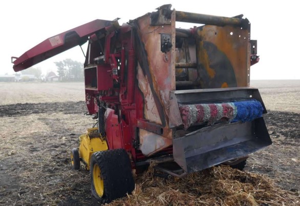 2009 New Holland BR7060 Baler - Image 11