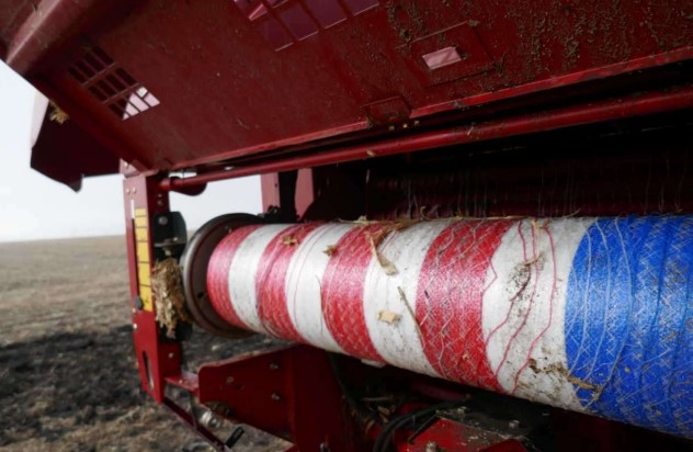 2009 New Holland BR7060 Baler - Image 13