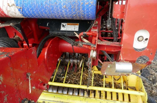 2009 New Holland BR7060 Baler - Image 16