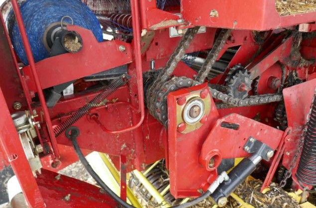 2009 New Holland BR7060 Baler - Image 7