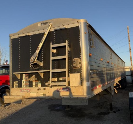 2009 Wilson DWH550 Hopper Bottom Grain Trailer - Image 3