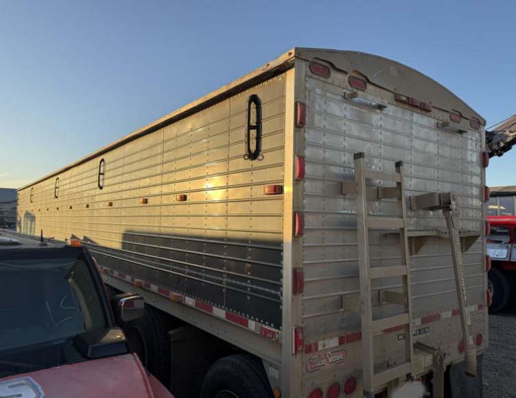 2009 Wilson DWH550 Hopper Bottom Grain Trailer - Image 6