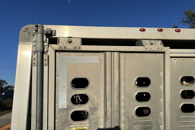 2010 Wilson Gooseneck Trailer - Image 5