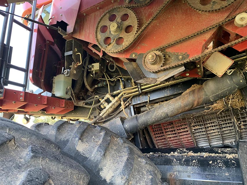 2012 Case IH 7230 Combine - Image 4
