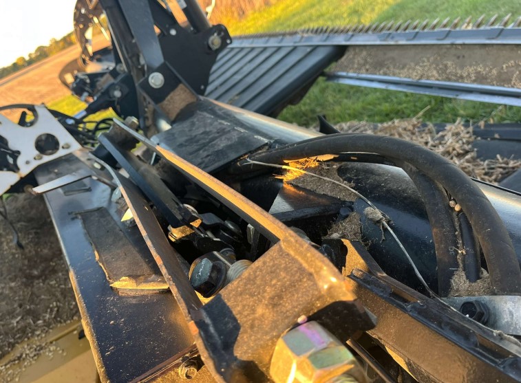 2011 MacDon FD70 Header