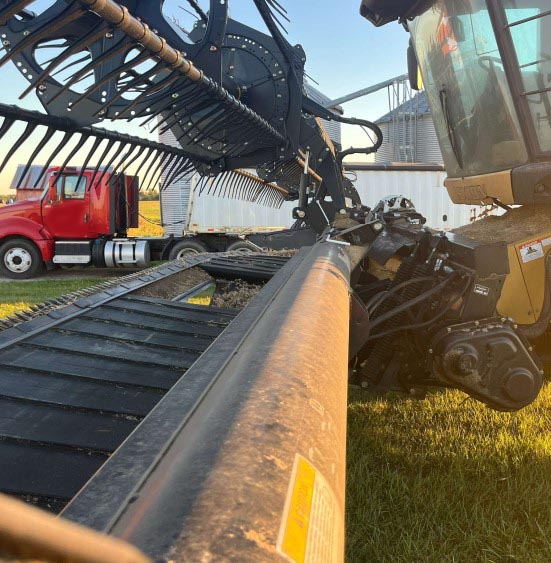 2011 MacDon FD70 Header - Image 2