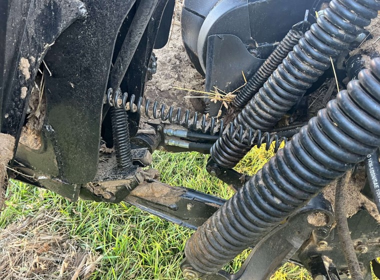 2011 MacDon FD70 Header - Image 9