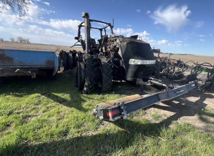 2013 CASE IH Magnum 260 Tractor - Image 2