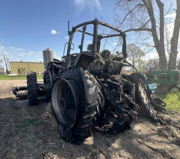 2013 CASE IH Magnum 260 Tractor - Image 3