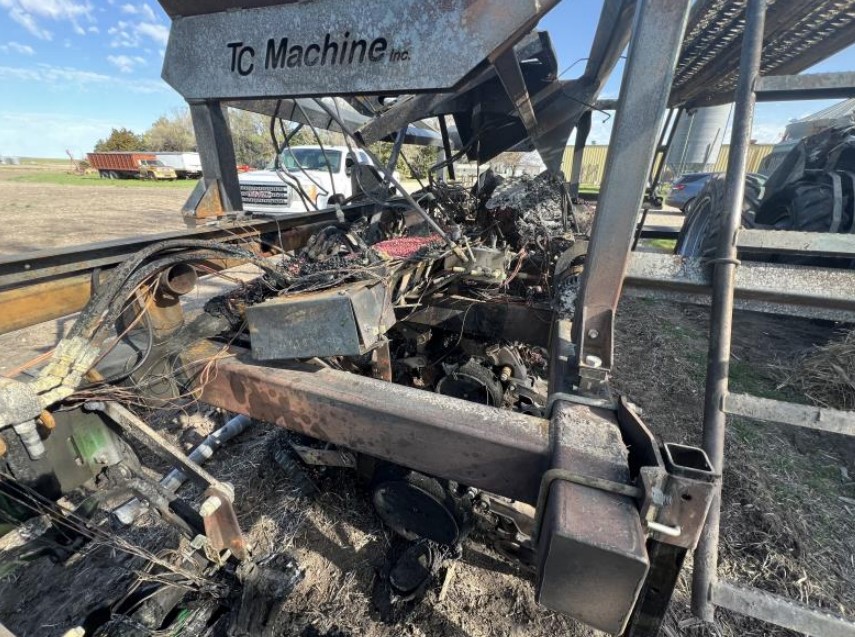 2013 CASE IH Magnum 260 Tractor - Image 5