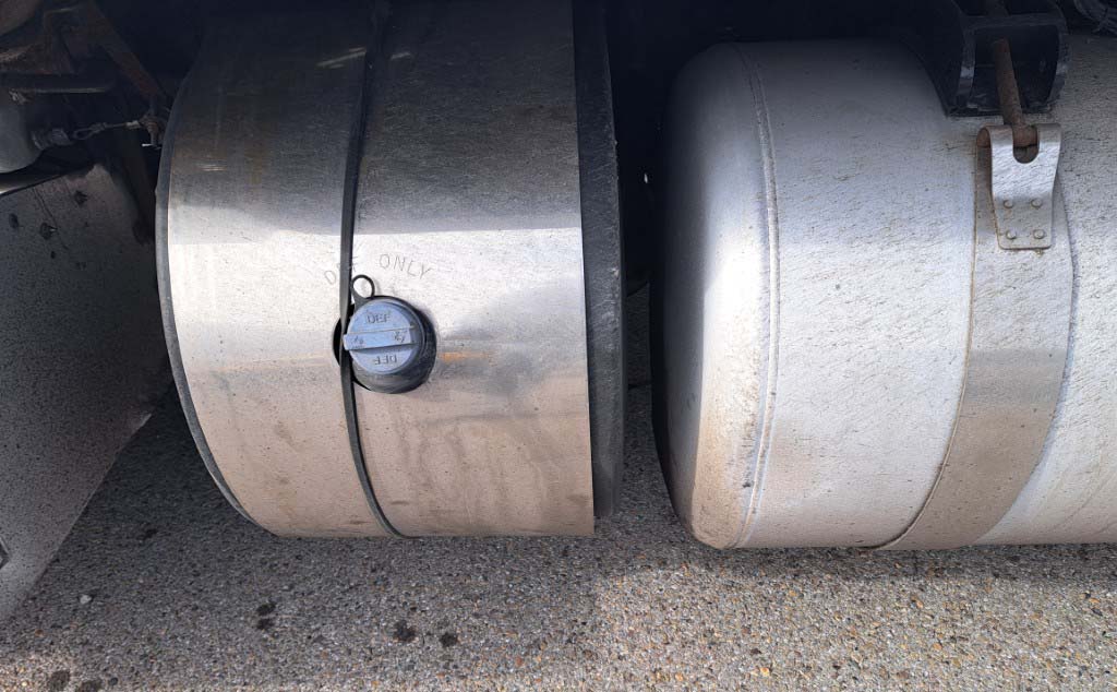 2013 Peterbilt 386 - Image 14