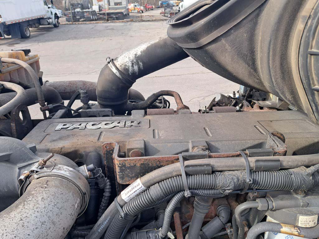 2013 Peterbilt 386 - Image 18