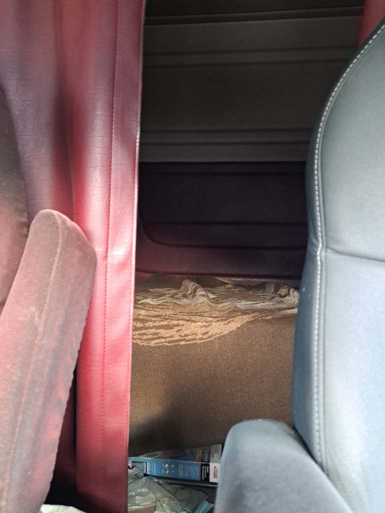 2013 Peterbilt 386 - Image 3