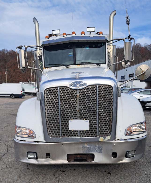 2013 Peterbilt 386 - Image 4