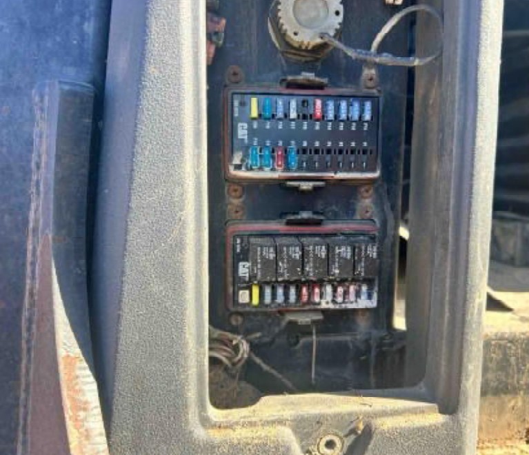 2014 Caterpillar D4K2 Dozer - Image 16