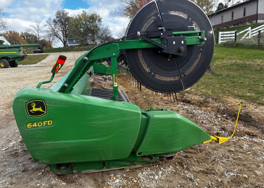 2014 John Deere 640FD Header- 40′ - Image 3