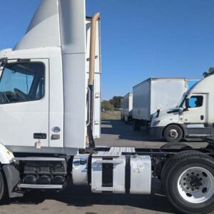 2015 Volvo VNM64T200
