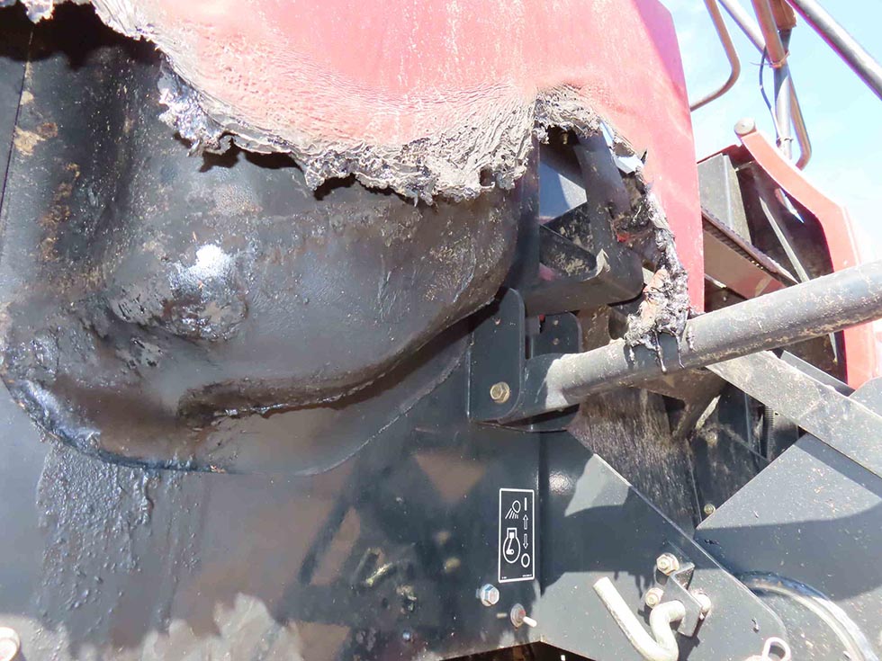 2016 Case IH 7140 Combine - Image 19