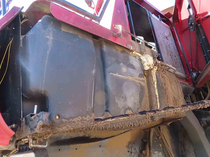 2016 Case IH 7140 Combine - Image 21