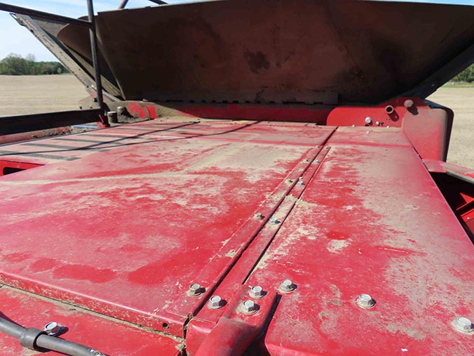 2016 Case IH 7140 Combine - Image 34