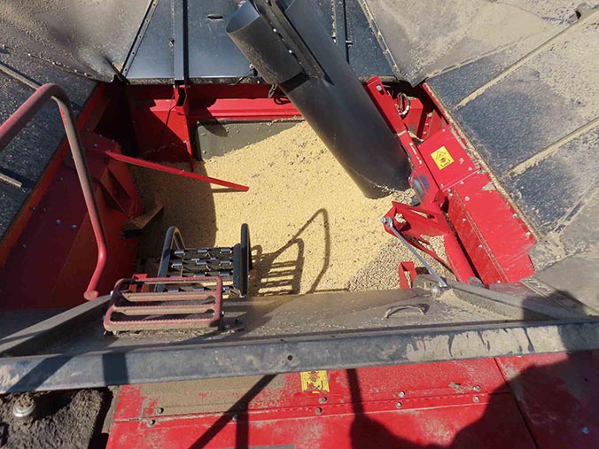 2016 Case IH 7140 Combine - Image 38