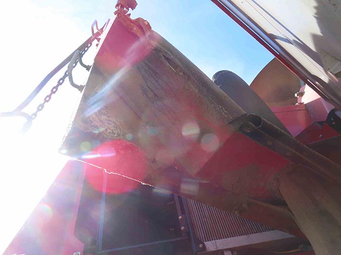 2016 Case IH 7140 Combine - Image 40