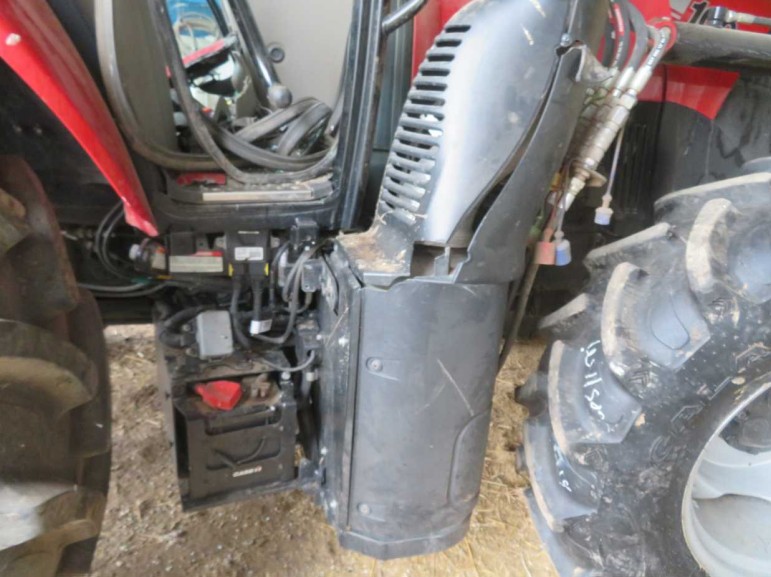 2016 Case IH Farmall 100C Tractor - Image 10