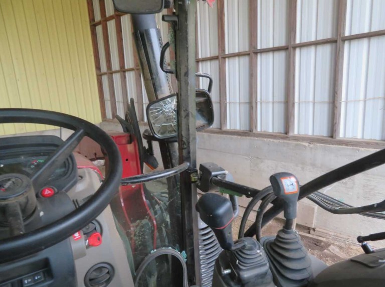 2016 Case IH Farmall 100C Tractor - Image 15