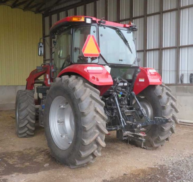 2016 Case IH Farmall 100C Tractor
