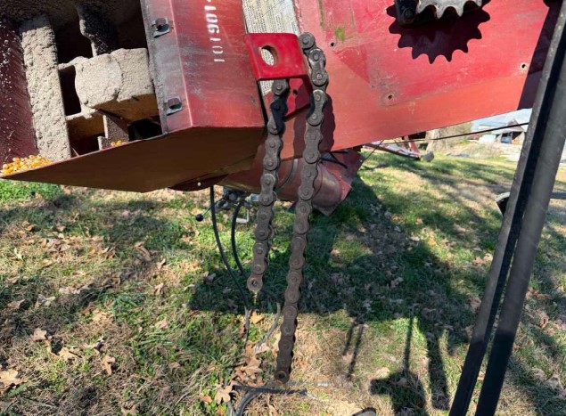 2016 13X94 Hutchison Swing Auger - Image 12