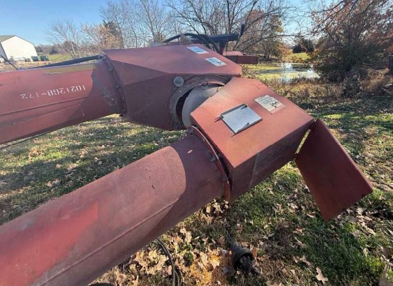 2016 13X94 Hutchison Swing Auger - Image 17