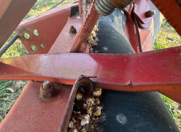 2016 13X94 Hutchison Swing Auger - Image 23