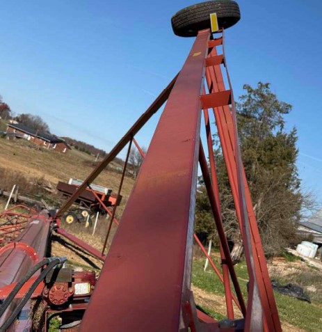 2016 13X94 Hutchison Swing Auger - Image 24