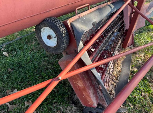 2016 13X94 Hutchison Swing Auger - Image 8