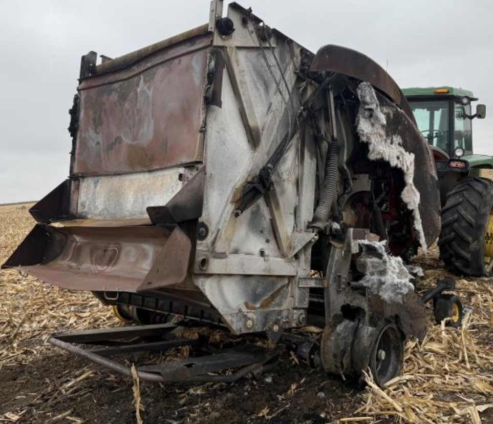 2016 New Holland 560 Baler - Image 4