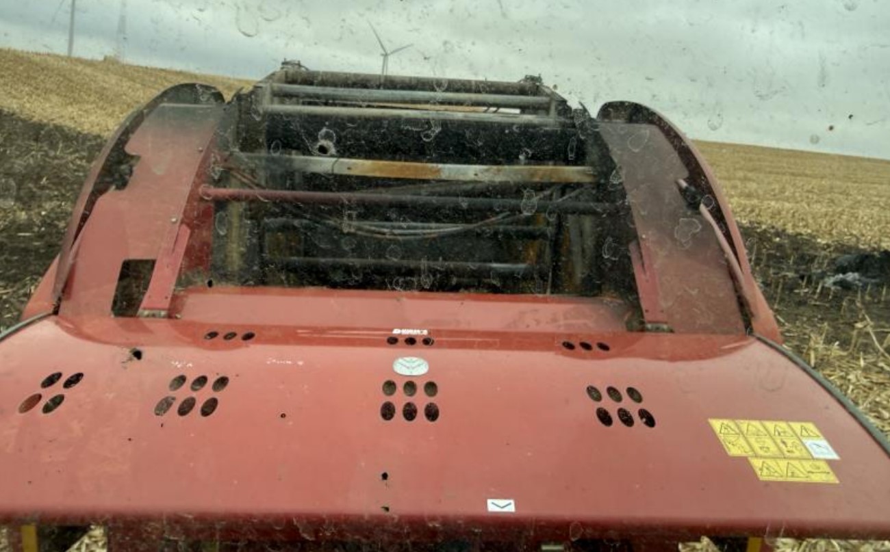 2016 New Holland 560 Baler - Image 6