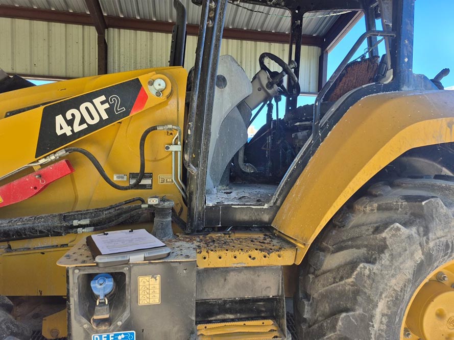 2018 Caterpillar 420F2 Backhoe - Image 11