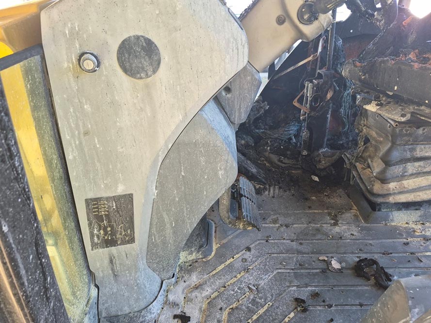 2018 Caterpillar 420F2 Backhoe - Image 13