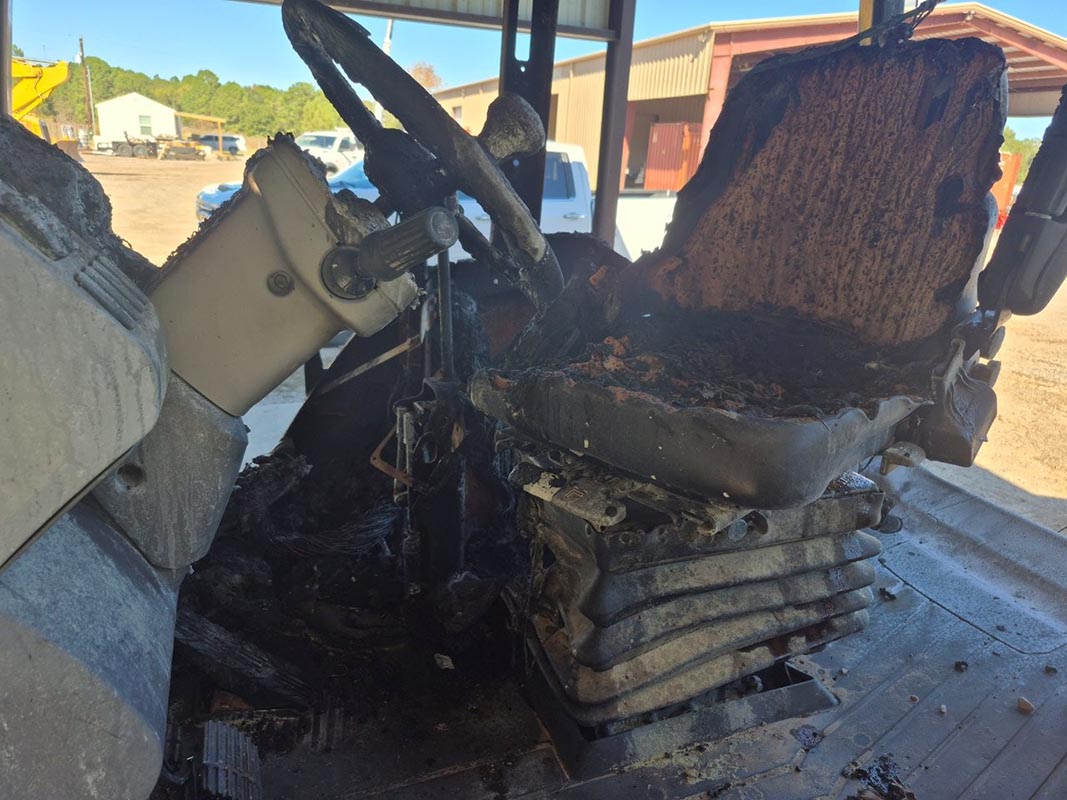 2018 Caterpillar 420F2 Backhoe - Image 14